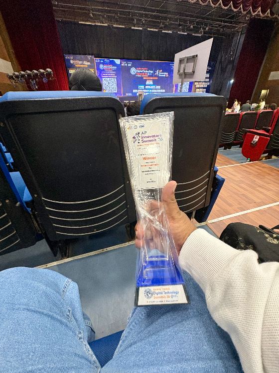 The DeepTech Innovation Award trophy
